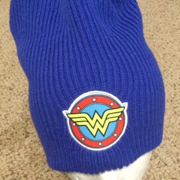 WONDER WOMAN DC Comics Blue Beanie Hat Cap NEW - Picture 1 of 7